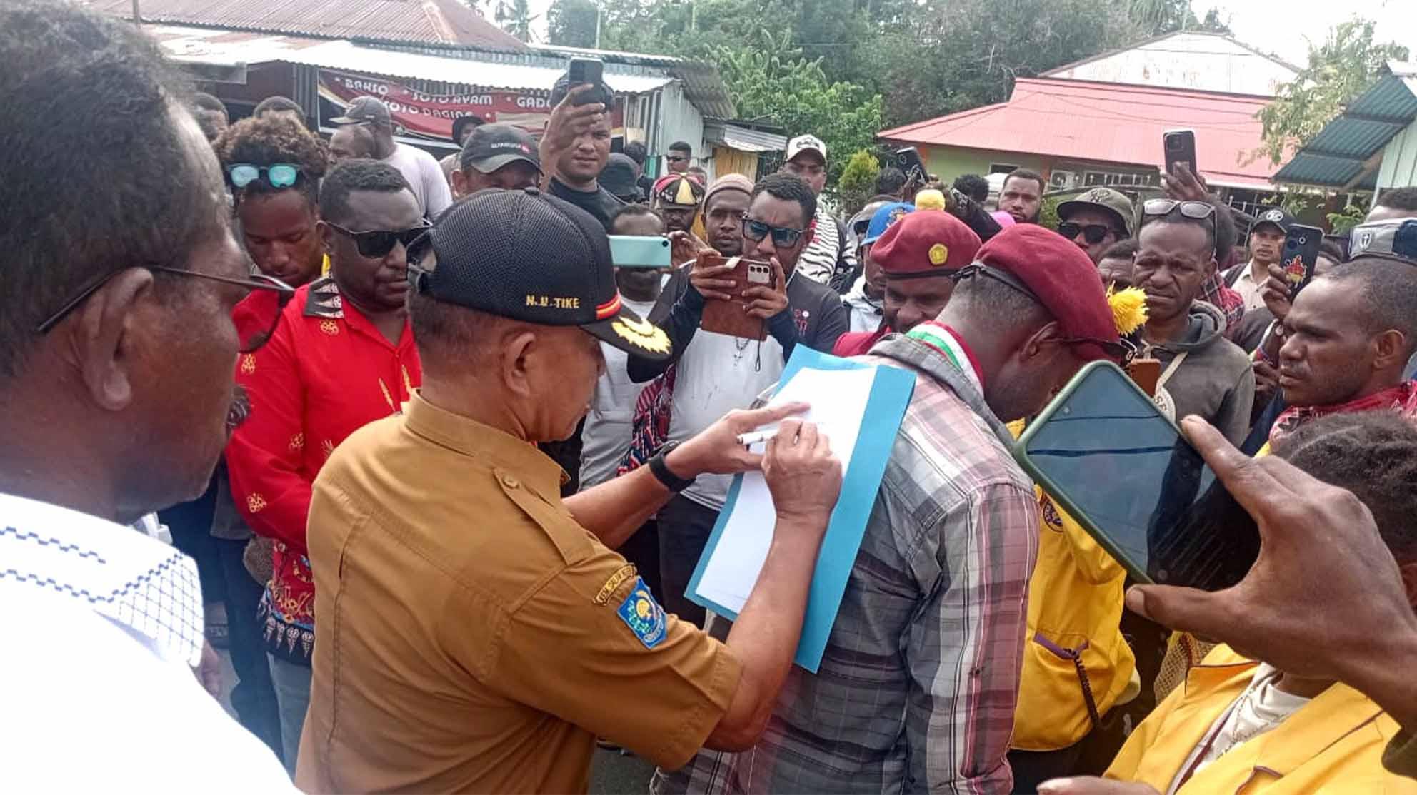 20250226_demo-di-papua-barat.jpg