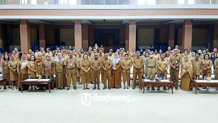 72 Sekolah Negeri di Kota Sorong Siap Jalankan Program Sekolah Gratis, Septinus Lobat Beber Tujuan