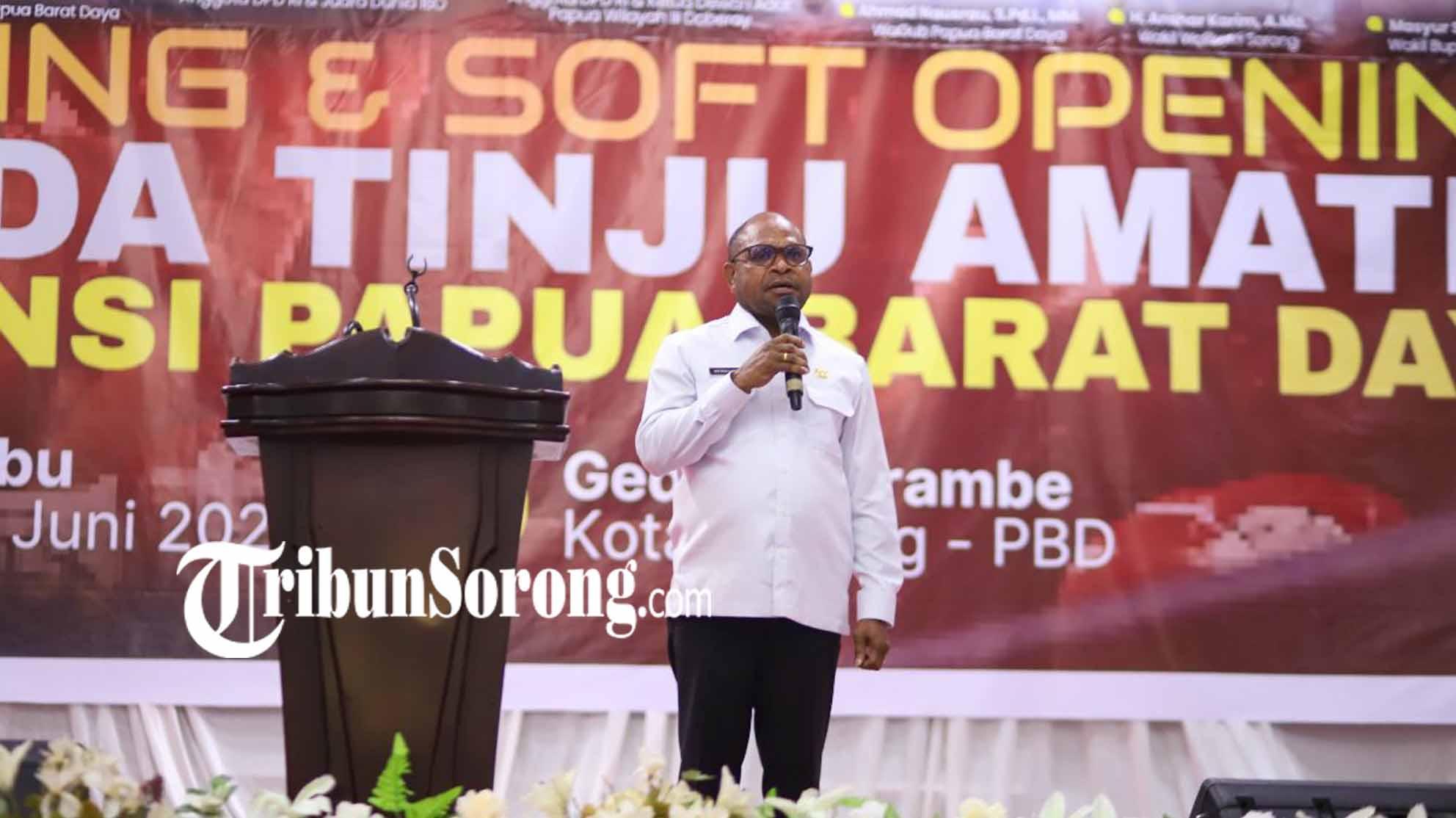 20250605_wali-kota-sorong-di-kejurda-tinju-amatir.jpg