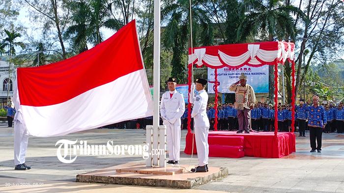 Peringatan Hari Keluarga Nasional Ke-32, Gubernur Papua Barat Daya Ingatkan Tantangan Era Global