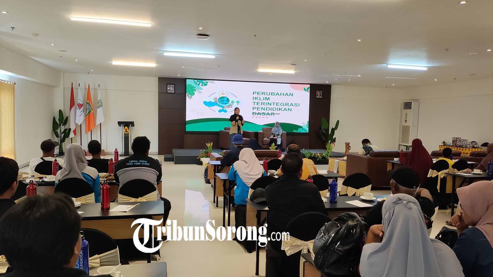 Sadar Iklim dari Rumah: Klara Foundation Ajak Warga Sorong Kelola Sampah Plastik