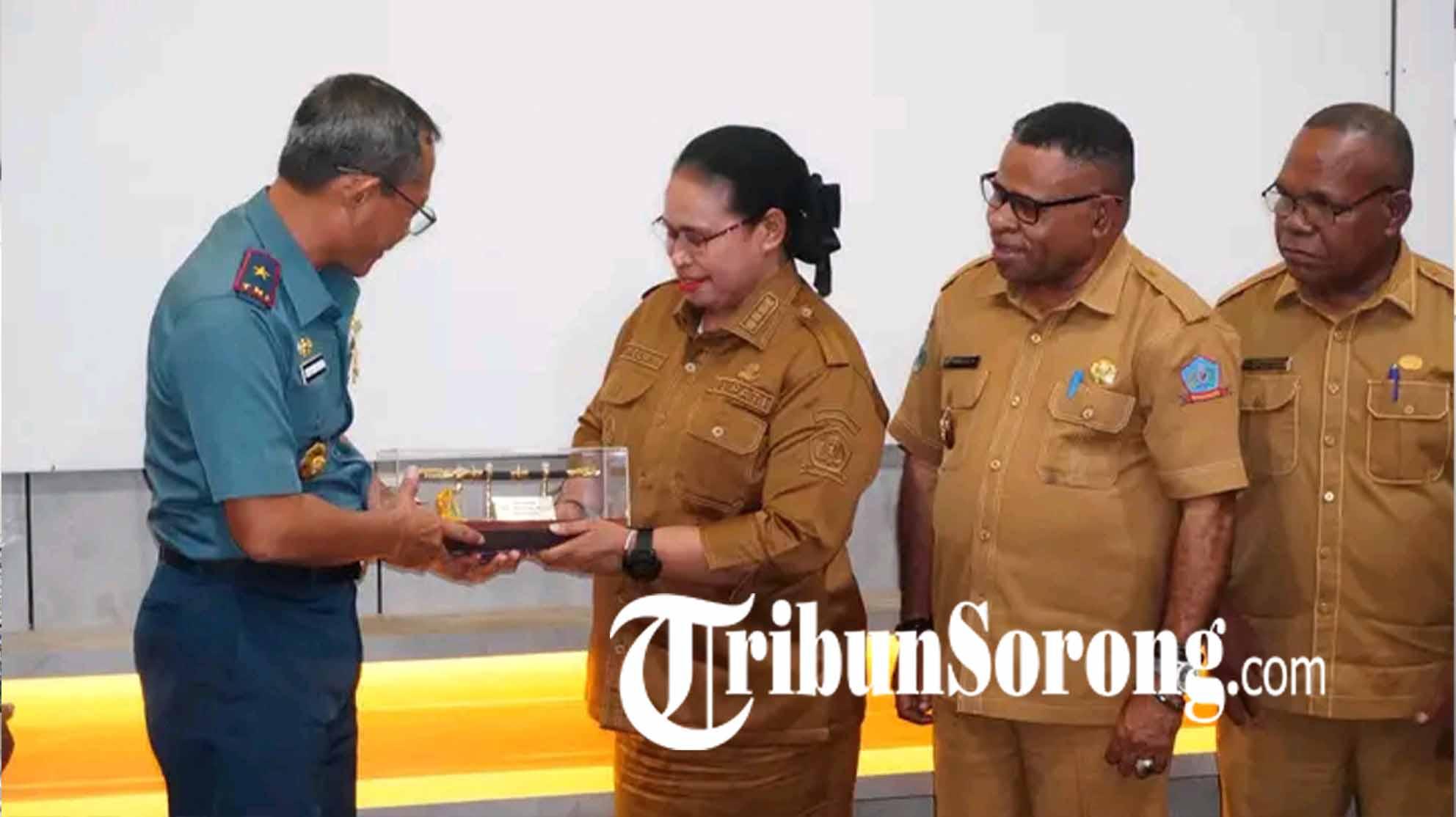 Bupati Sorong Selatan Terima Kunjungan Danlantamal XIV Sorong, Bahas Pertahanan dan Maritim