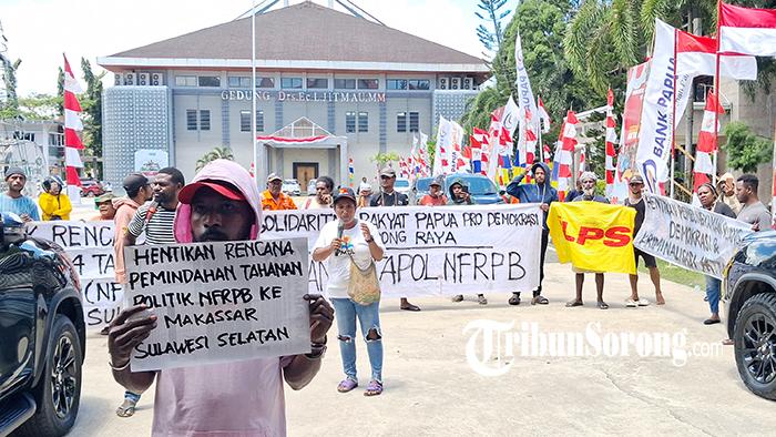 20250820_demo-nfrpb-di-kantor-gubernur-papua-barat-daya.jpg