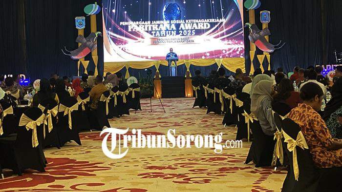 Wagub Papua Barat Beber Capaian Perlindungan Pekerja pada Paritrana Award 2025 di Aimas Sorong