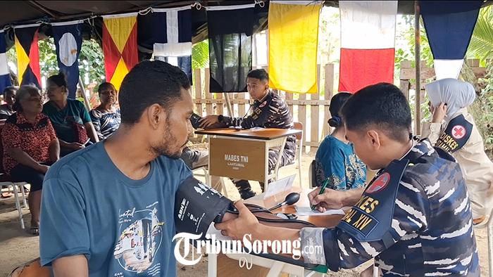 Baksos Kodaeral XIV di Tanjungkasuari Sorong, Layani Cek Kesehatan dan Obat-obatan Gratis