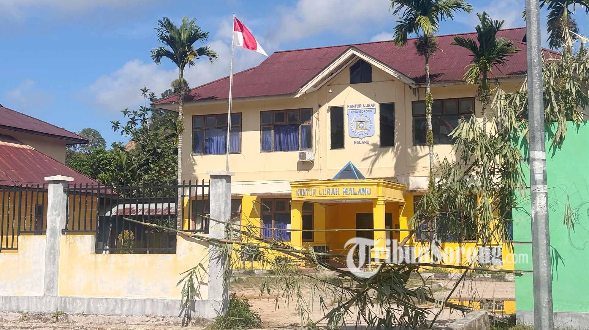 20251103_pemalangan-kantor-lura.jpg