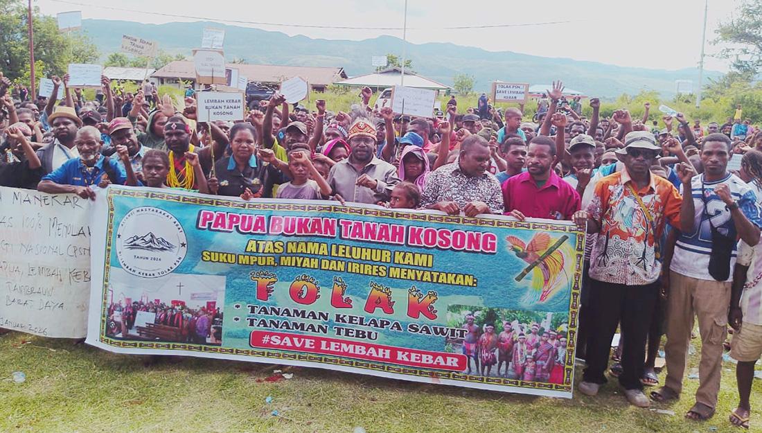 20260115_masyarakat-adat-lembah-kebar-tolak-investasi-sawit.jpg