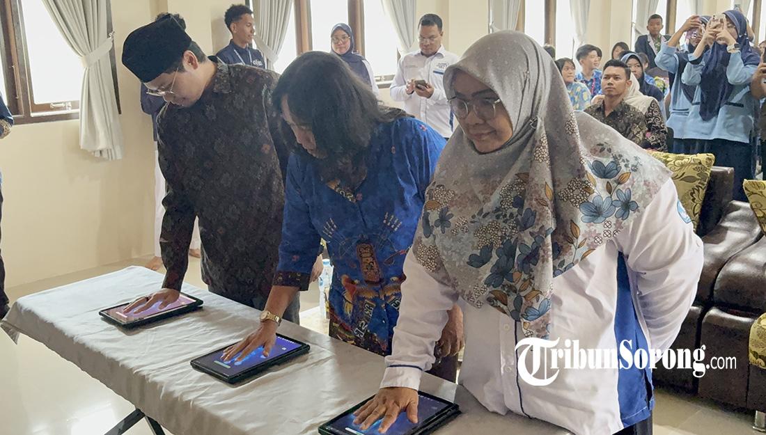 20260122_pembukaan-averos-fair-2026-di-sma-averos-kota-sorong.jpg