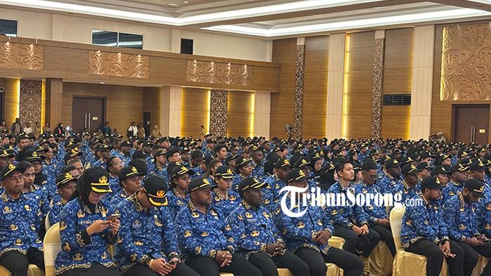 654 PPPK dan CPNS Kabupaten Sorong Terima SK