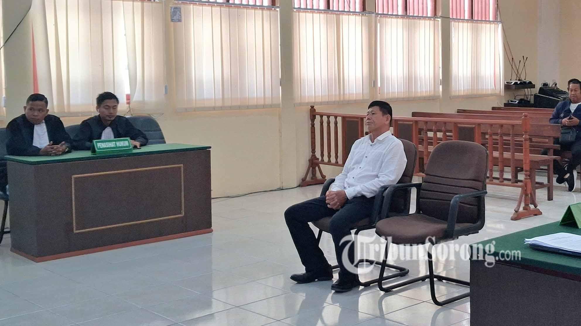Bawa 1.606 Keping Kayu Merbau Tanpa Dokumen, Majelis Hakim PN Sorong Vonis Felix 1 Tahun Bui