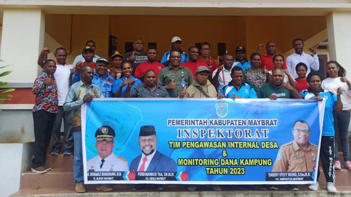 Kepala-Inspektorat-Kabupaten-Maybrat-Esemy-Stevy-Mosso.jpg