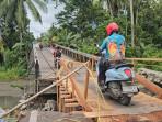 20251009_jembatan-rusak.jpg