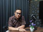 Staf-Admin-BKM-AlAkbar-Tito-Dwi-Cahyo-di-Masjid-Agung-Al-Akbar.jpg