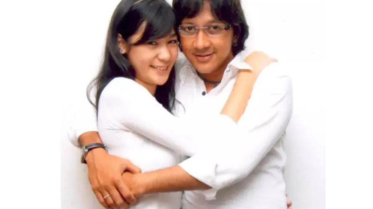 KISAH CINTA - Kisah keduanya bermula dari peran Anggi, adik Andre yang memperkenalkan Andre Taulany dengan Erin.