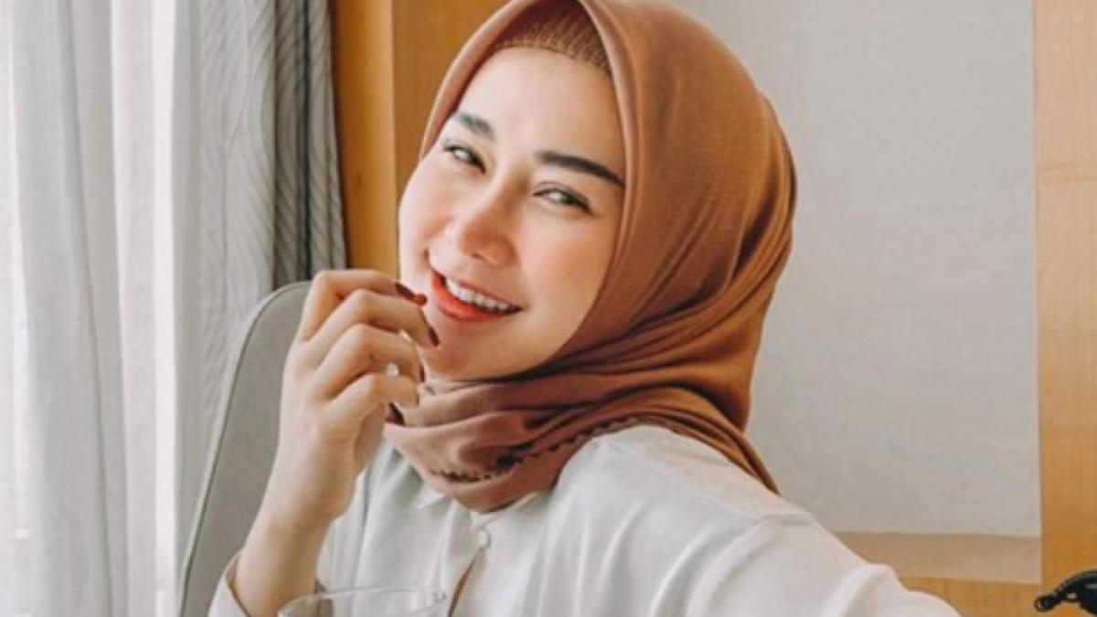 TITIPKAN ANAK KE YAYASAN - Alasan Marissya Icha titipkan anak ke yayasan yatim piatu dan dhuafa. Singgung soal belajar mensyukuri hidup.