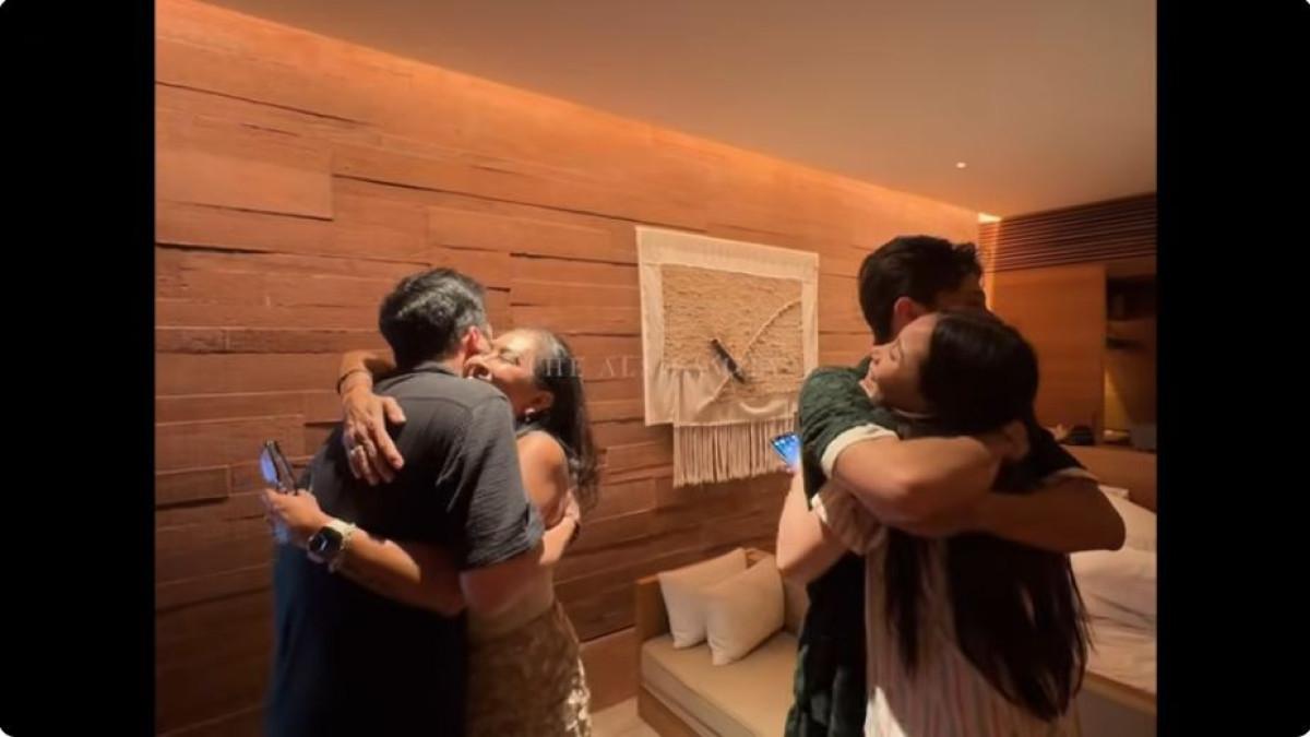 Begitu mendengar Alyssa Daguise berkata “I’m pregnant (aku hamil),” Risa Dewi tak bisa menahan kebahagiaannya.