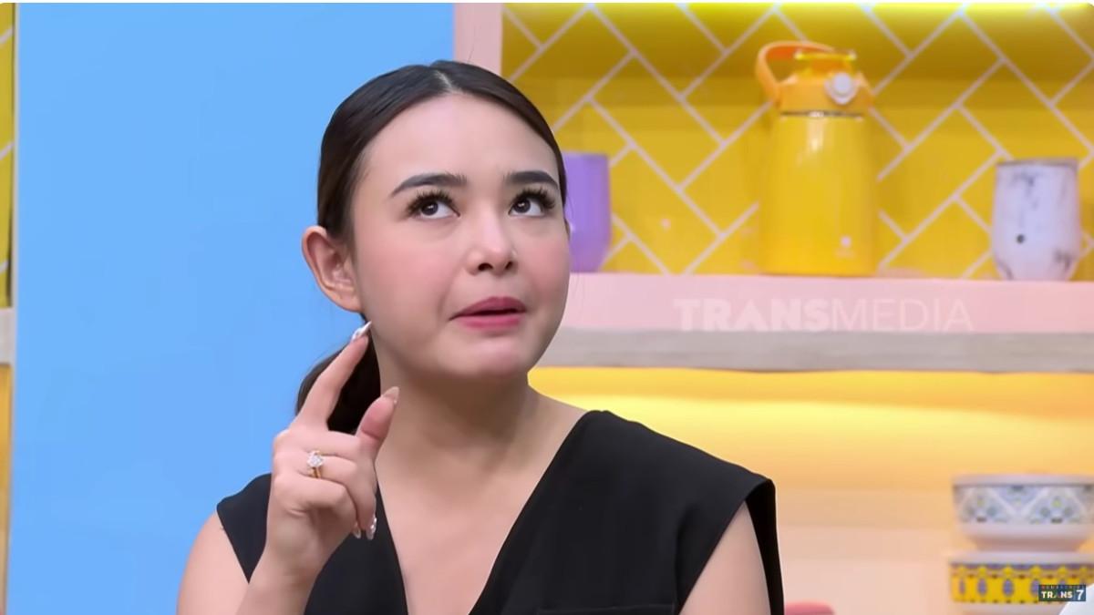 Amanda Manopo bahkan mengaku menuruni gunung hanya dalam dua jam karena sudah tidak tahan.