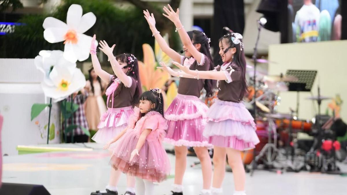 Ameena Pancarkan Pesona di Panggung Sendiri, Netizen Kagumi Pendidikan Atta dan Aurel: 'Hebat Anak Saleh!'