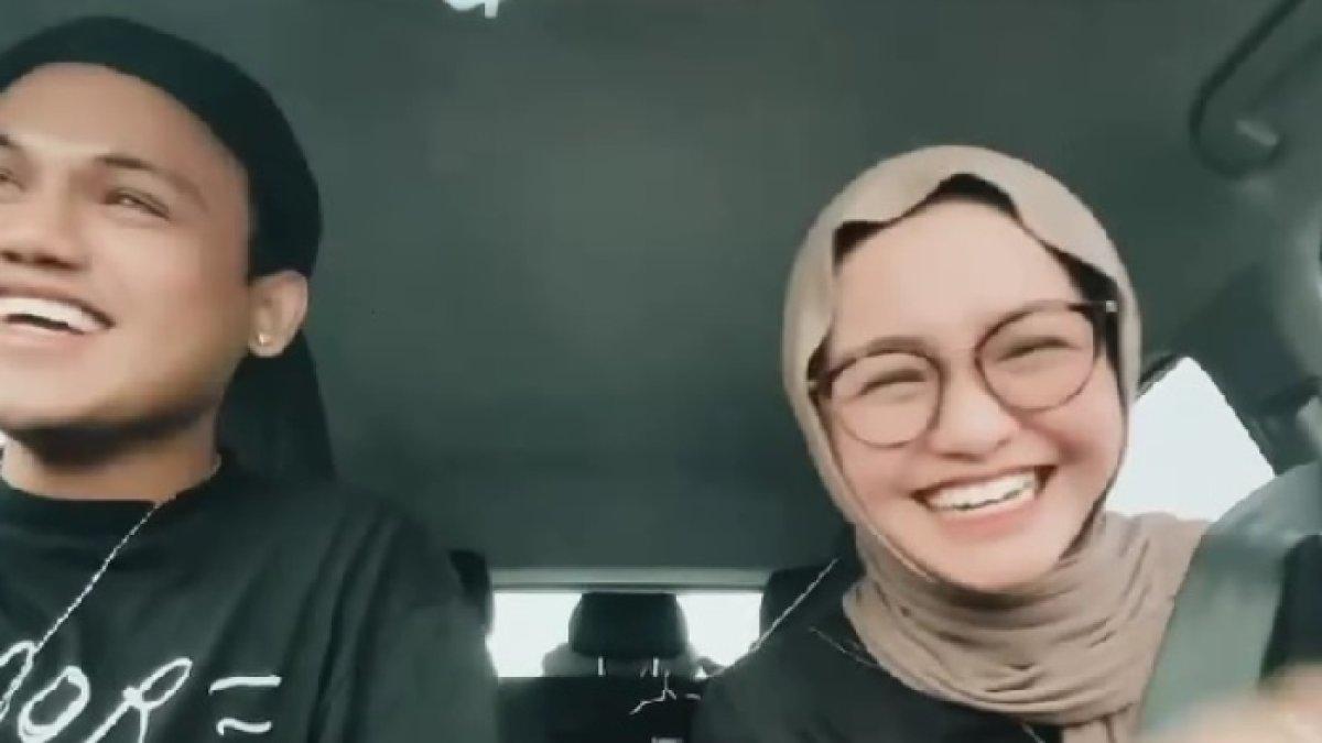 PROFESI SUAMI SALMA SALSABIL - Selain itu, Diman mengelola kanal YouTube dengan lebih dari 16 ribu pelanggan. 