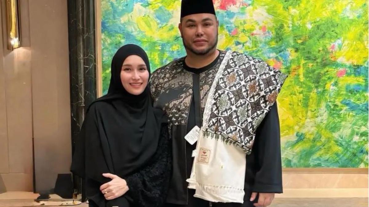 Ayu Ting Ting dan Ivan Gunawan hadiri kajian ulama dari Yaman, Habib Umar.