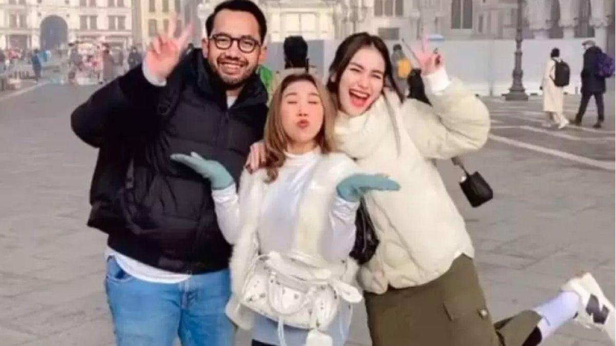 Kiky Saputri bahagia kini Ayu Ting Ting mulai buka hati, doakan yang terbaik.