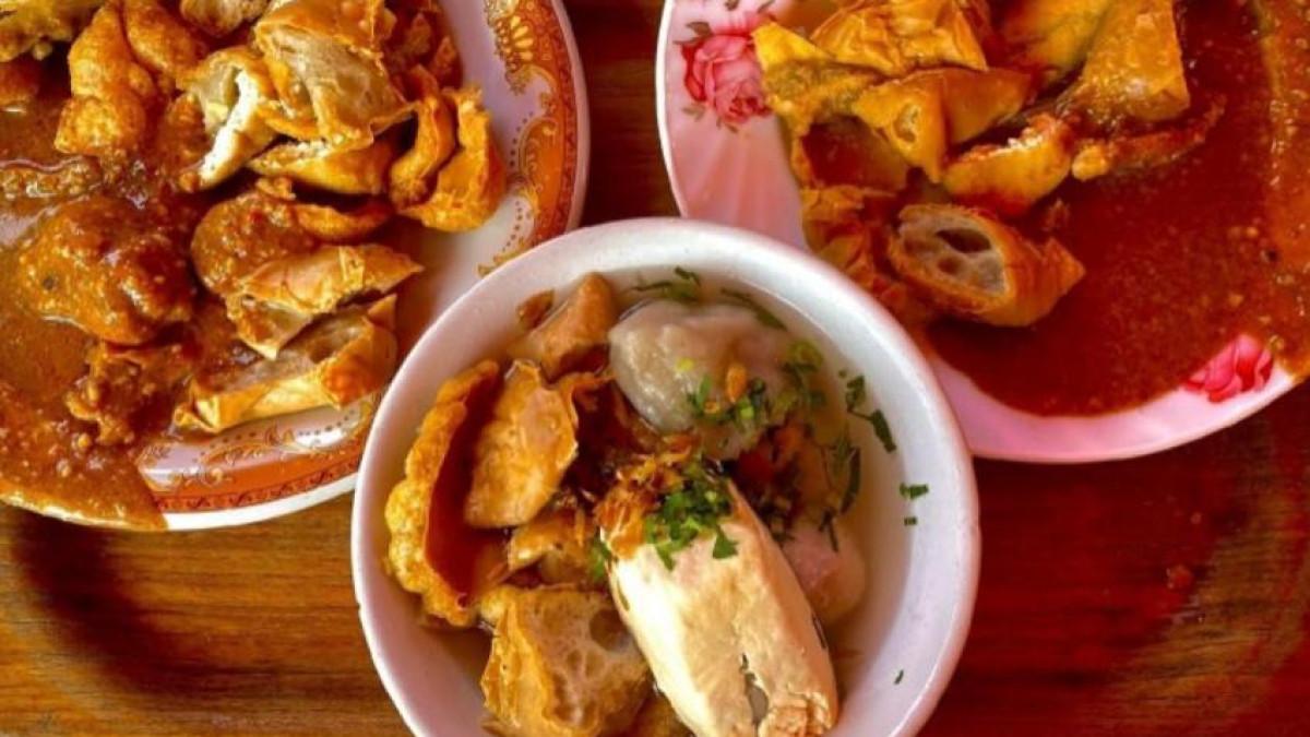 BAKSO CUANKI - Bakso Cuanki dan Batagor Serayu, menu makan siang enak di Bandung, Jawa Barat.