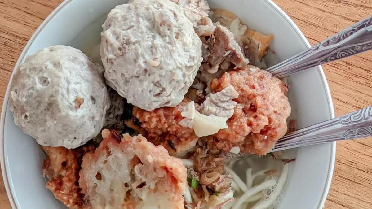 BAKSO ENAK - Bakso Jawi Bu Miyar, bakso enak di Yogyakarta untuk makan siang.