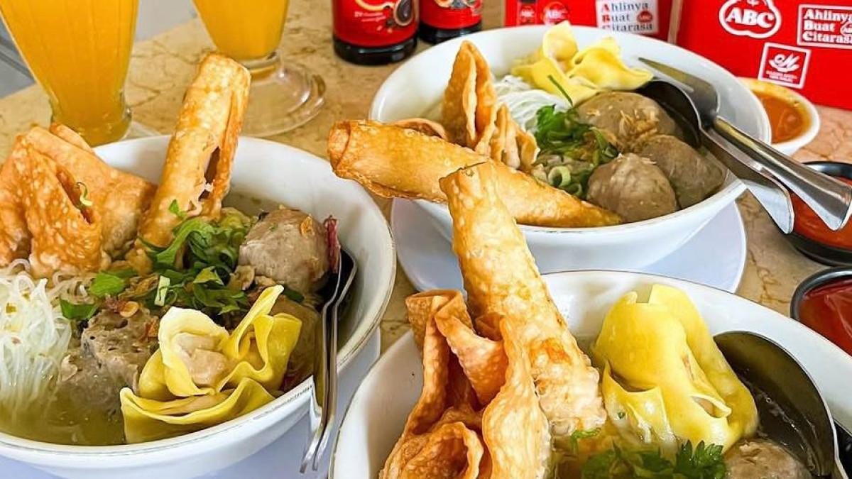 BAKSO ENAK - Bakso Kota Cak Man merupakan cabang dari brand bakso terkenal asal Malang yang hadir di Semarang