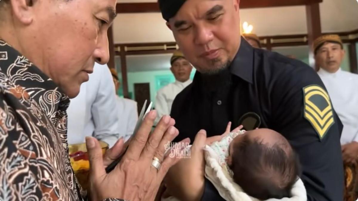 Ahmad Dhani pun membenarkan kabar bahwa dirinya telah mengangkat seorang anak.