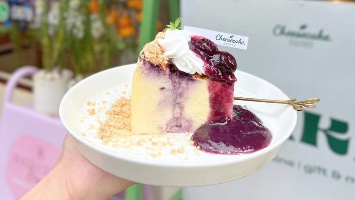 OLEH OLEH - Cheesecake Expert Blok M, satu cheesecake enak di Jakarta Selatan yang bisa kamu masukkan ke wishlist.