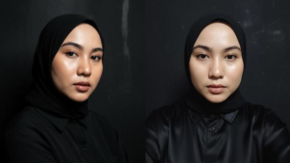 PROMPT GEMINI AI - Contoh foto hasil editan Gemini AI dari foto selfie menggunakan prompt 2 (kiri) dan 3 (kanan) Potret Close-up Kehidupan Malam dengan Hijab Hitam, Rabu (8/10/2025).