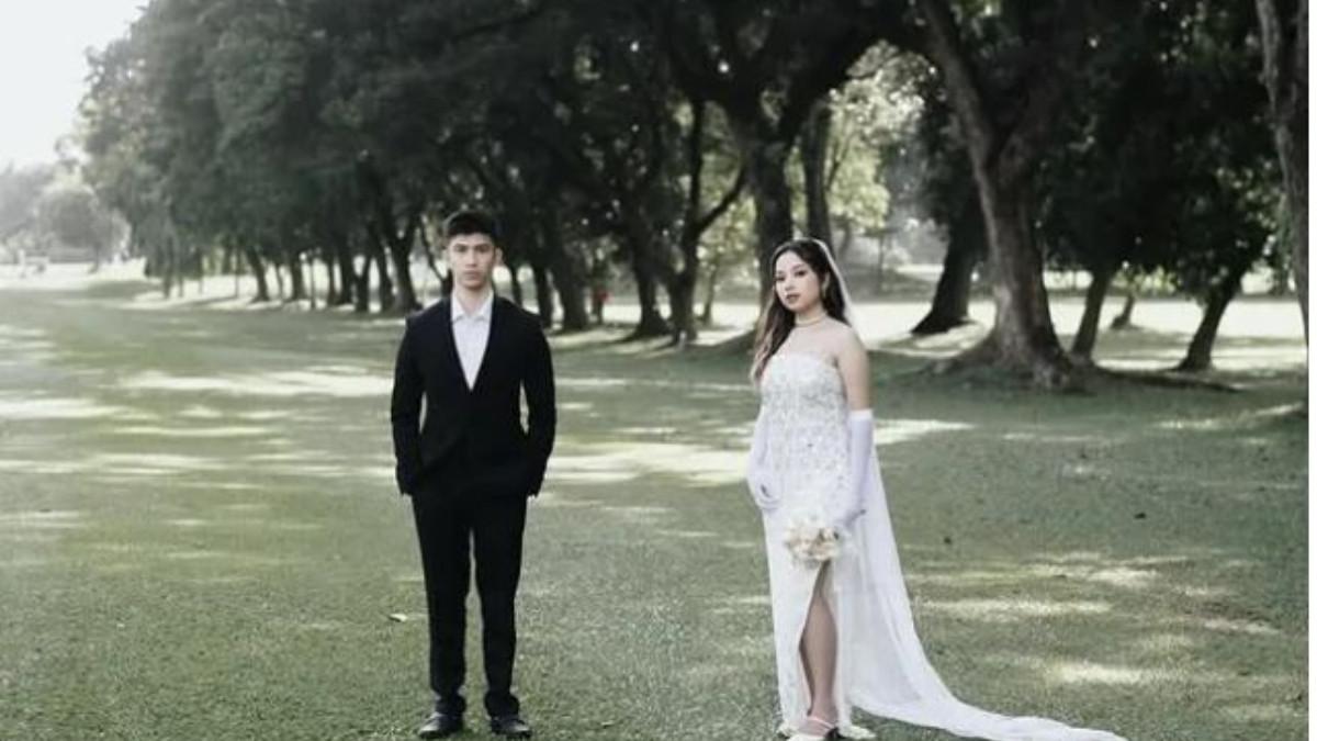 PUTRI JARWO KWAT MENIKAH - Dalam sesi lain yang lebih formal, Putri Anjani tampak anggun mengenakan gaun putih elegan, sementara Daffa Azriel tampil gagah dengan setelan jas hitam. 