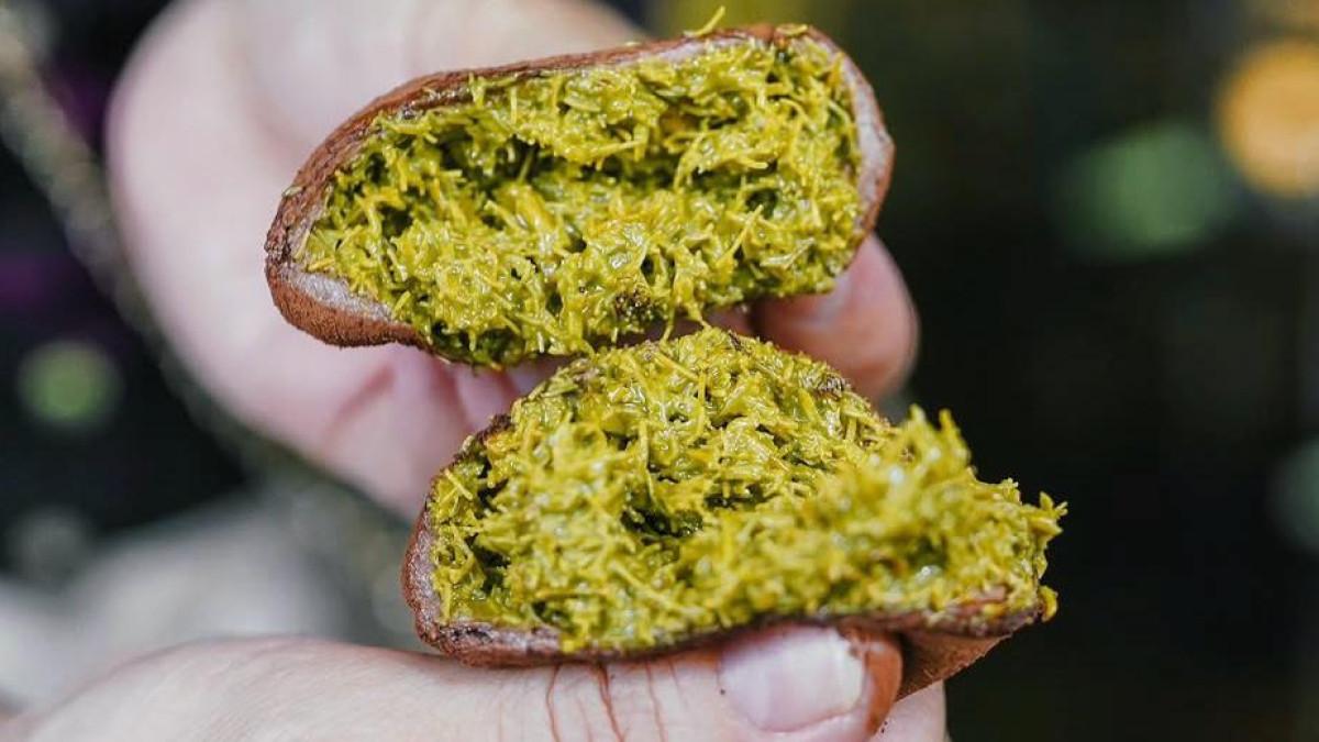 MAKANAN VIRAL - Menu Dubai chewy cookie di Daribu Jakarta Selatan.