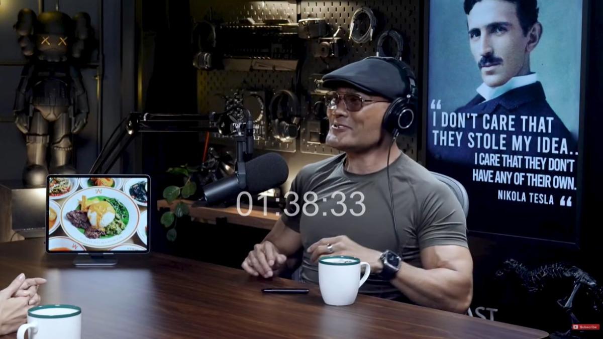 Deddy Corbuzier menjelaskan bahwa ia dan Sabrina Chairunnisa memilih menyudahi hubungan mereka dengan pendekatan yang lebih logis ketimbang emosional.