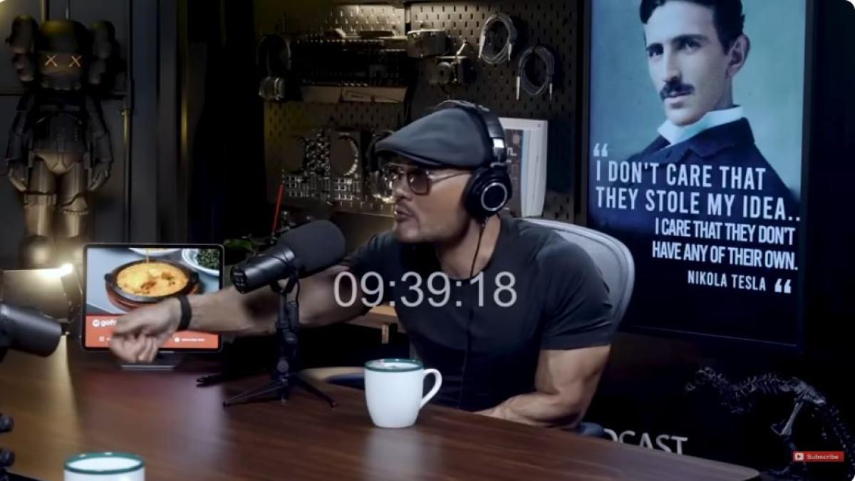 Walau selama ini tampak tegar, Deddy Corbuzier tidak menampik bahwa perpisahan dengan Sabrina Chairunnisa meninggalkan kesedihan.