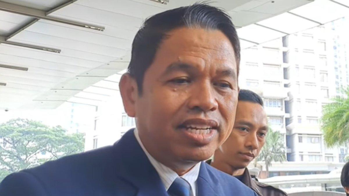 Saat ramai dijodohkan dengan Rieta Amalia, Dedi Mulyadi ungkap alasan dulu ditinggalkan mantan istri keduanya.