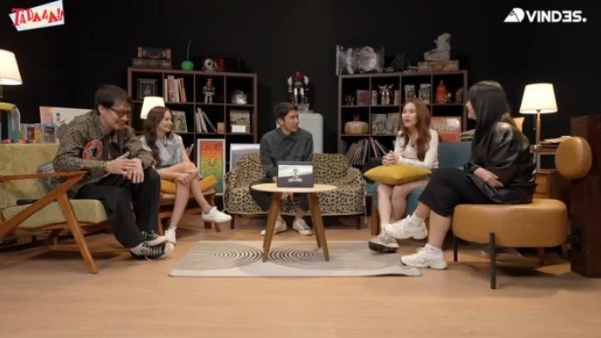 Dibongkar Vincent Rompies, Ayu Ting Ting ternyata sedang dijodohkan dengan seseorang.