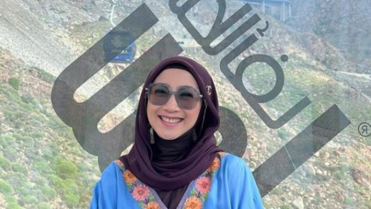 CURHATAN ARTIS - Desy Ratnasari Bicara Calon Suami, Curhat Pernah Didekati Pria yang Sudah Beristri.