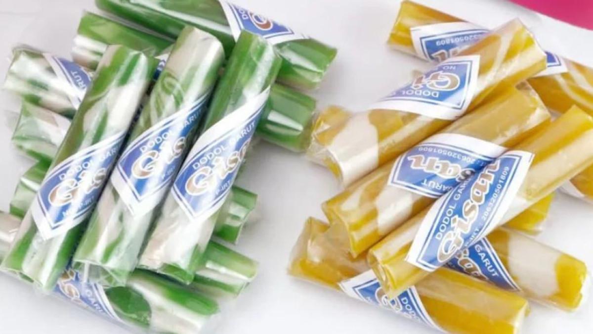 OLEH OLEH - Dodol Garut  menjadi salah satu oleh-oleh khas Garut favorit wisatawan.