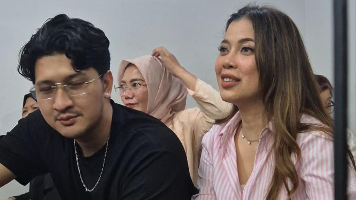 Dokter Kamelia dan Aditya Zoni di Pengadilan Negeri Jakarta Pusat, Senin (9/2/2026)).