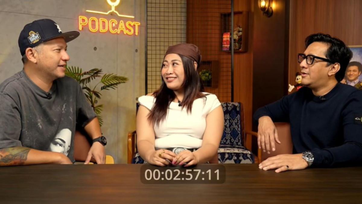 RUMAH TANGGA BOIYEN - Gading Marten minta maaf karena tidak hadir di pernikahan Boiyen dan Rully Anggi Akbar. Ia pun tak menampik sudah punya feeling atau firasat.