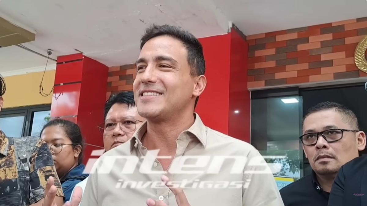 Ketika ditanya soal pembagian harta gono-gini, Hamish Daud menanggapinya dengan tenang. Ia menegaskan bahwa urusan materi bukanlah hal besar baginya.