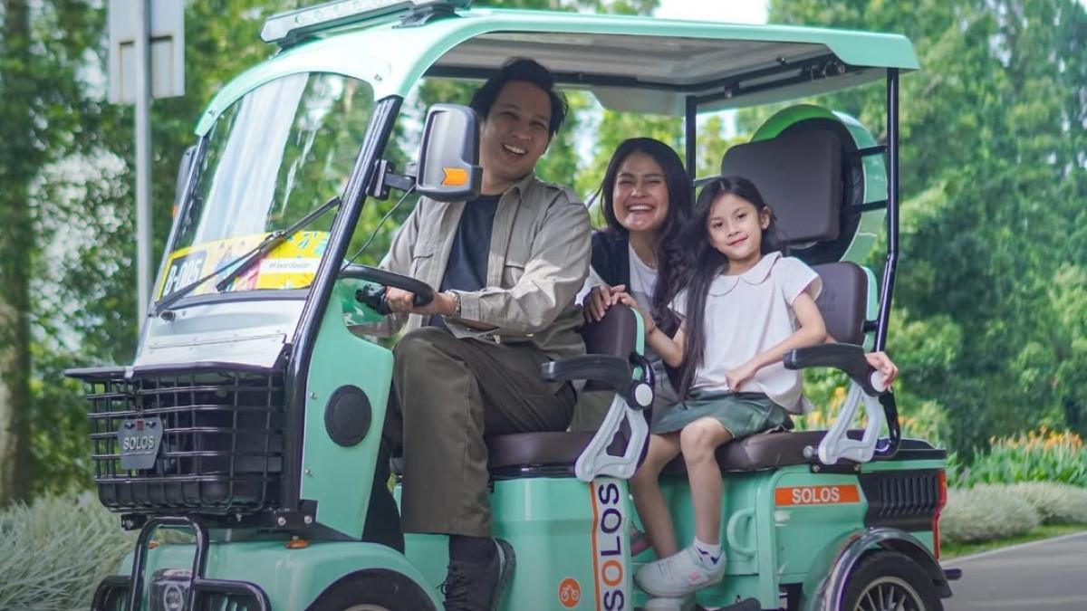 KEBUN RAYA BOGOR - Selain tiket masuk yang terjangkau, Kebun Raya Bogor juga menawarkan berbagai kendaraan wisata untuk menjelajahi area yang luas.