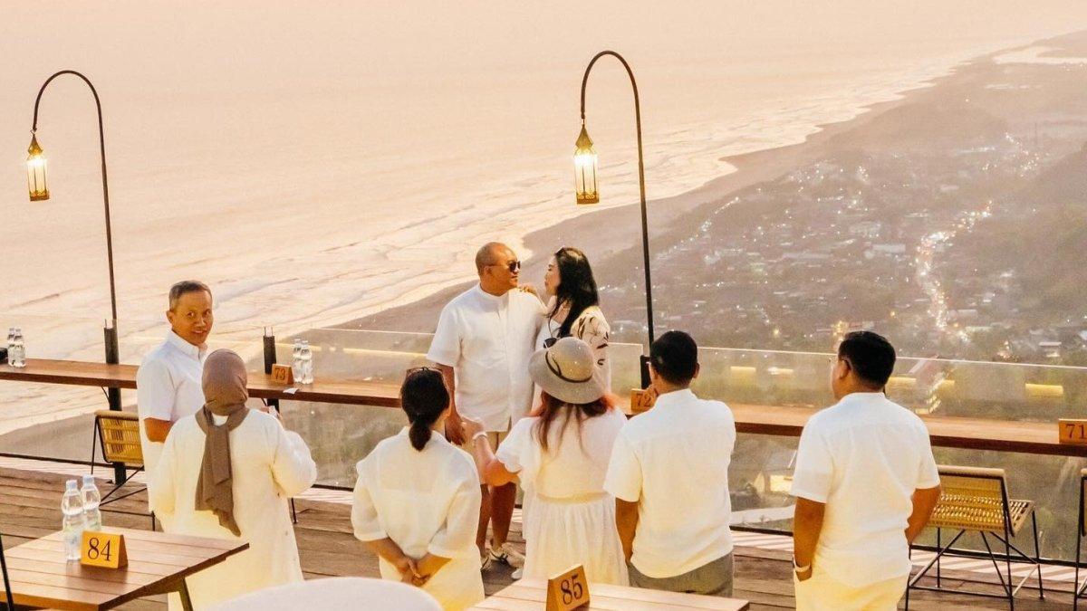 OBELIX SEA VIEW - tempat wisata populer di Jogja.