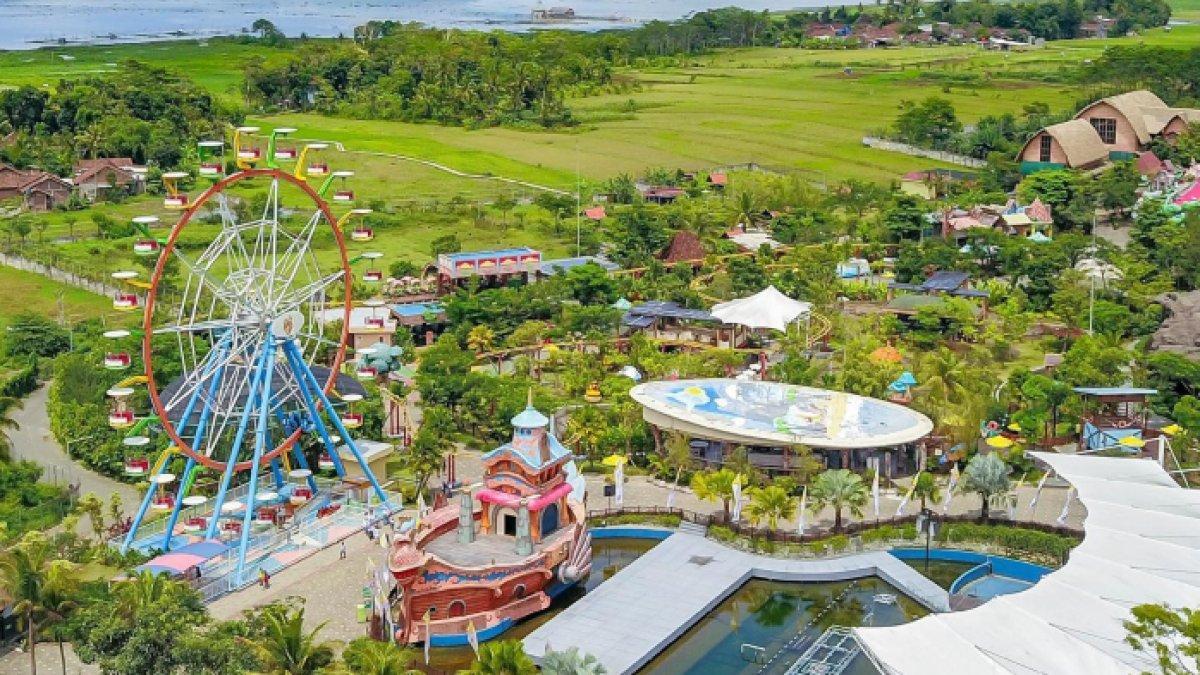 WISATA SALOKA - Taman bermain populer di Semarang, Saloka Theme Park dengan berbagai wahana permainan seru dan menyenangkan.