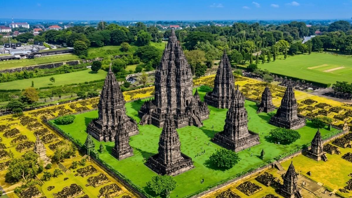 HARGA TIKET - Ada kesempatan menikmati Candi Prambanan hingga malam hari, simak promo tiket dan jadwal spesialnya selama Juni 2026.