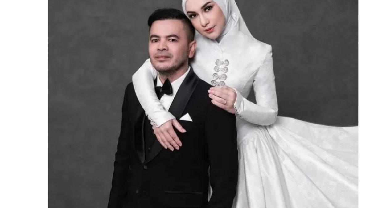 GAYA PEMOTRETAN KELUARGA IRISH BELLA - Irish Bella dan Haldy Sabri memang tak melakukan foto prewedding saat menikah.