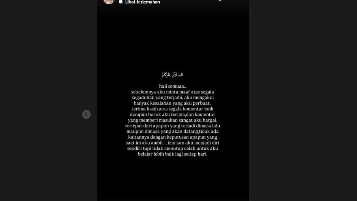 Jule menyampaikan permintaan maaf dan menyesal atas kegaduhan yang terjadi.