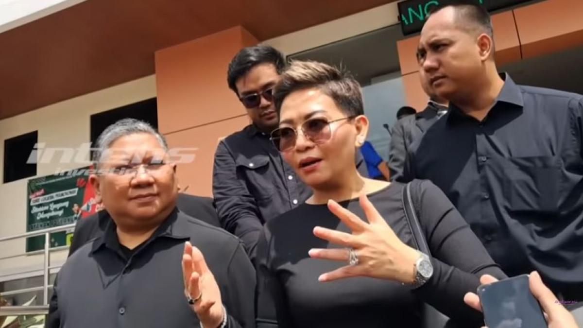 Karena Ridwan Kamil dan Atalia Praratya sama-sama tidak hadir, proses mediasi terpaksa ditunda.