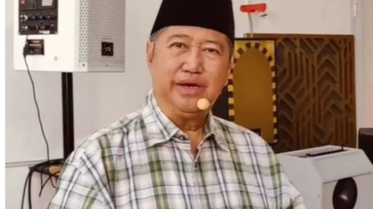 SOSOK AYAH VIDI ALDIANO - Kini produk V8Sound sudah wara-wiri di acara-acara besar, mulai dari konser musik, program televisi, sampai perayaan kenegaraan. 